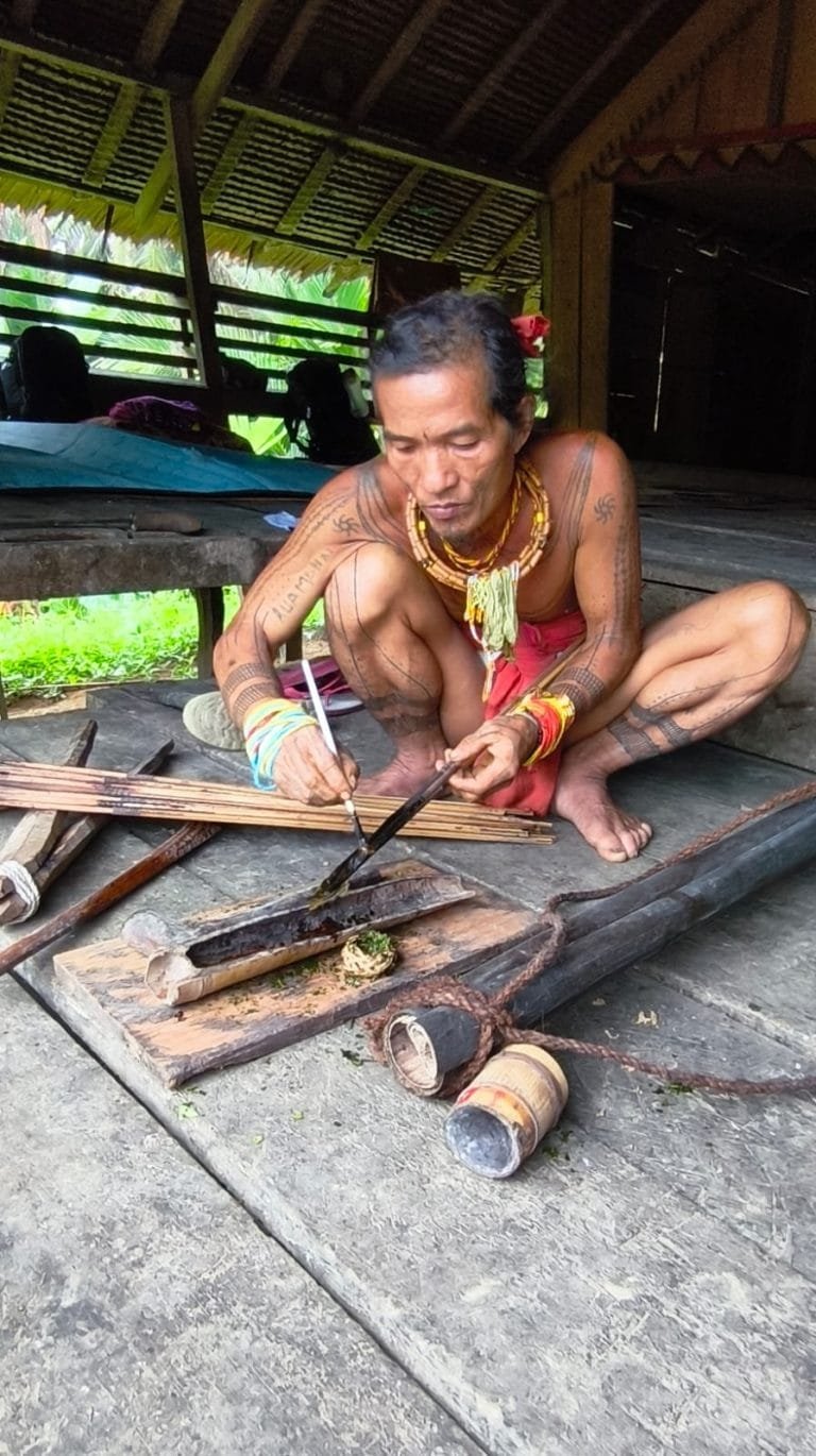Kehidupan komunitas masyarakat adat Desa Muntei Mentawai